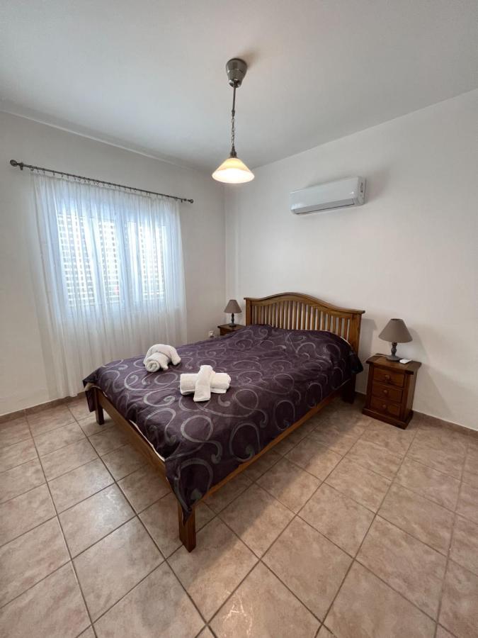 Pafia Sunbeach Townhouse Пафос Екстер'єр фото