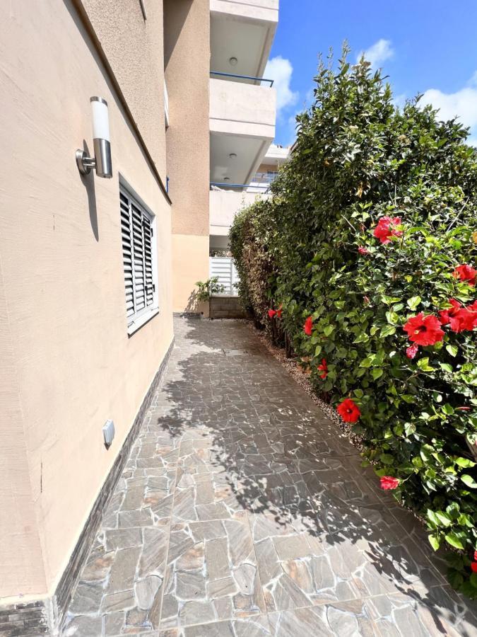 Pafia Sunbeach Townhouse Пафос Екстер'єр фото